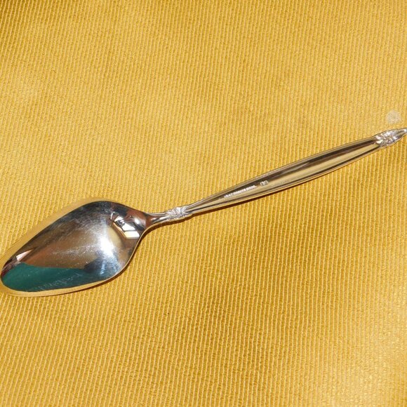 1847 Rogers Bros. Garland (1965) tablespoon (serving spoon) VGU - Picture 3 of 5